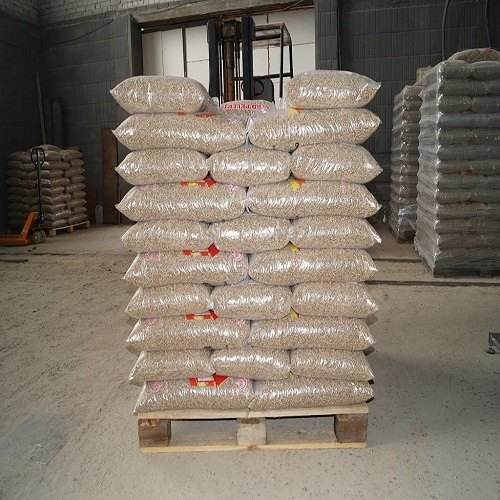 Premium ENplus A1 Pine Wood Pellets – 6mm diameter high‑quality softwood pellets. ENplus A1 certification mark (highest grade). Low ash (≤0.7%), high calorific value (5.7 kWh/kg). Ideal for biomass boilers, pellet stoves and pizza ovens. Packed in sturdy 15 kg plastic bags. 100% natural pine wood, no additives, no bark. Consistent dark‑brown colour with smooth, free‑flowing, low‑dust texture. Manufactured to exceed ISO 17225‑2 standards.