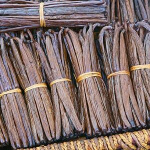 Premium natural vanilla beans and gourmet vanilla pods for wholesale, bulk food manufacturing, baking, confectionery, beverages, desserts, and international distribution.